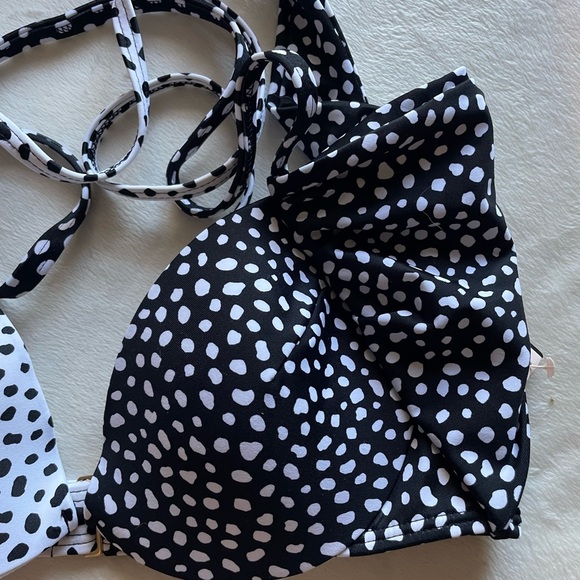 Victoria’s Secret Bikini Top Size 34B Black and White - Picture 4 of 7